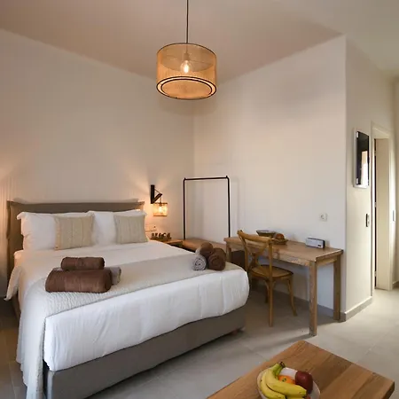 Santorini - - Sleeps 2 - Pool - Parking Villa Mesariá